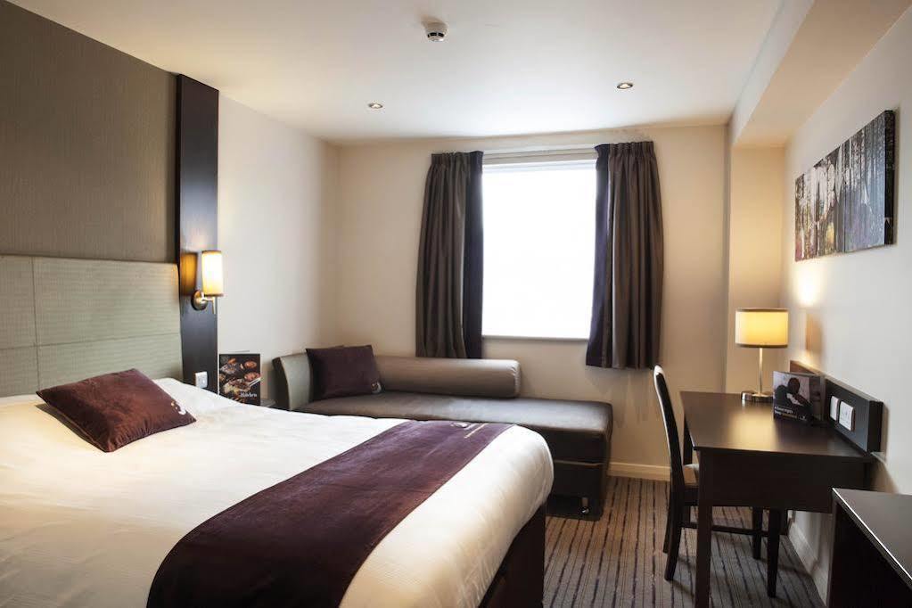 Premier Inn Stoke-On-Trent Stoke-on-Trent Exterior foto