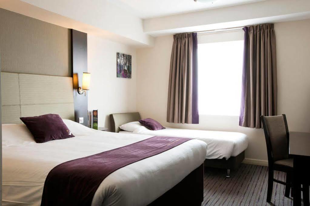 Premier Inn Stoke-On-Trent Stoke-on-Trent Exterior foto