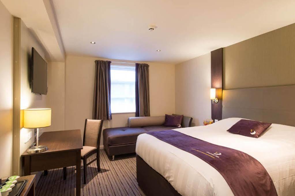 Premier Inn Stoke-On-Trent Stoke-on-Trent Exterior foto